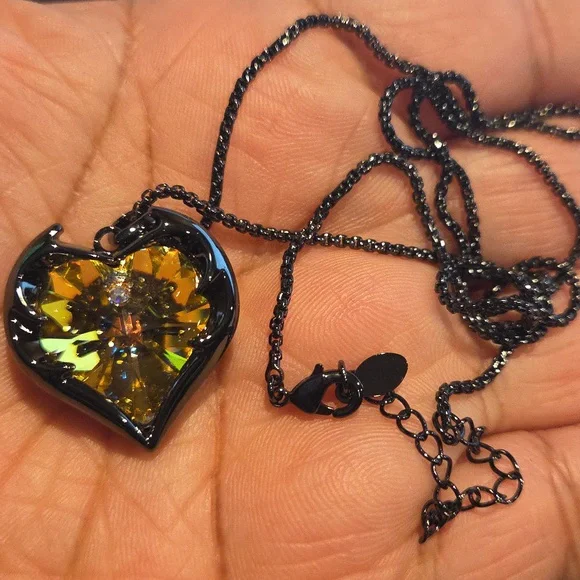 Heart-Shaped Yellow Stoned Pendant Necklace - Picture 2 of 3